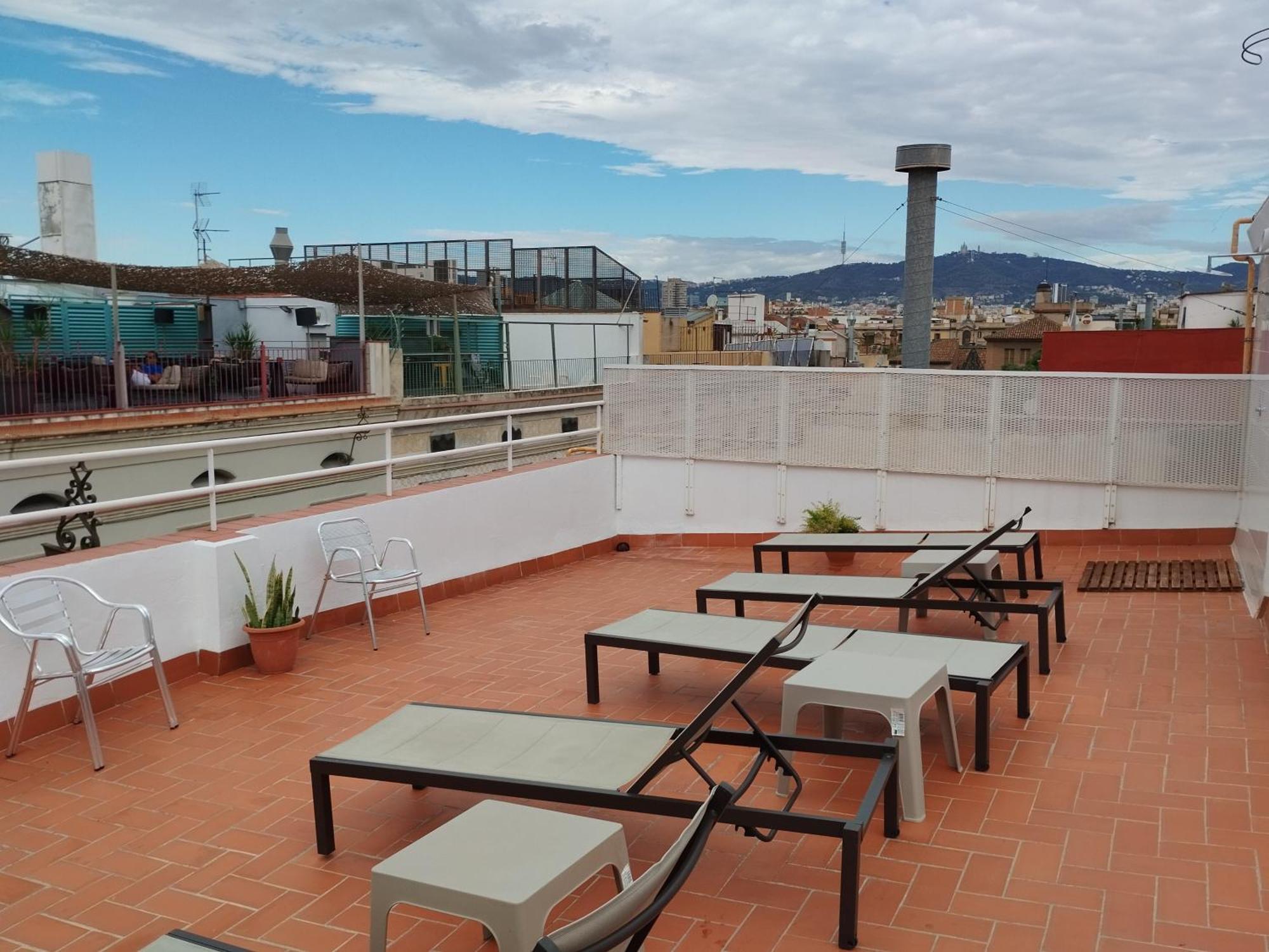 Hostal La Terrassa Barcelona Ngoại thất bức ảnh