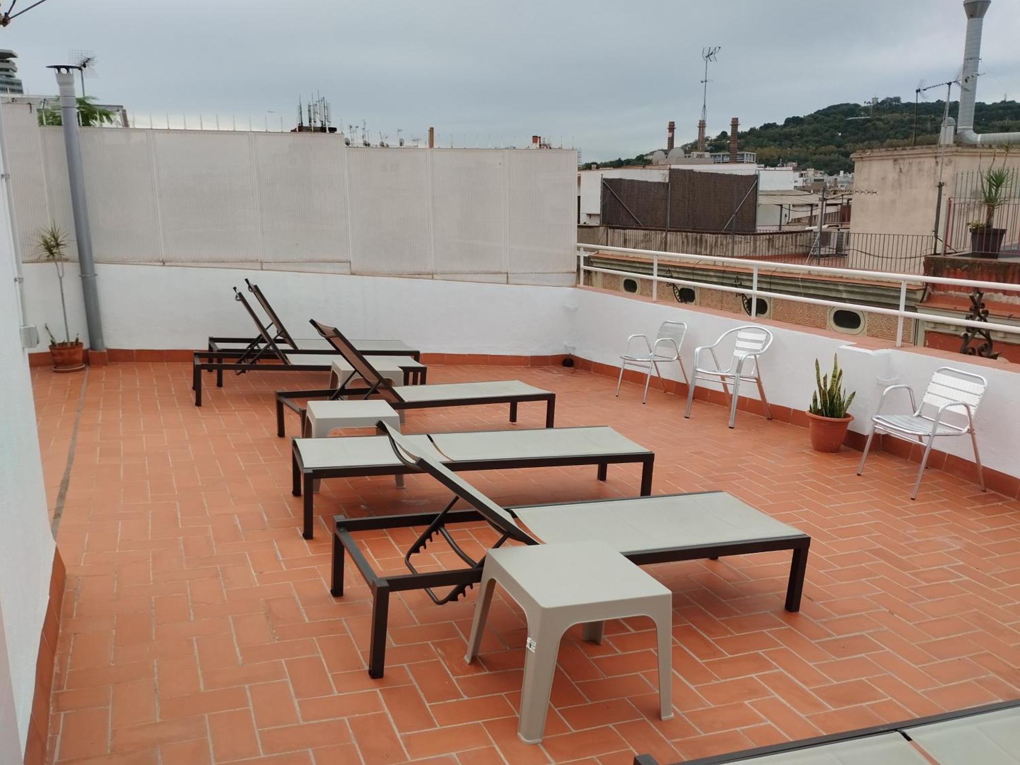 Hostal La Terrassa Barcelona Ngoại thất bức ảnh